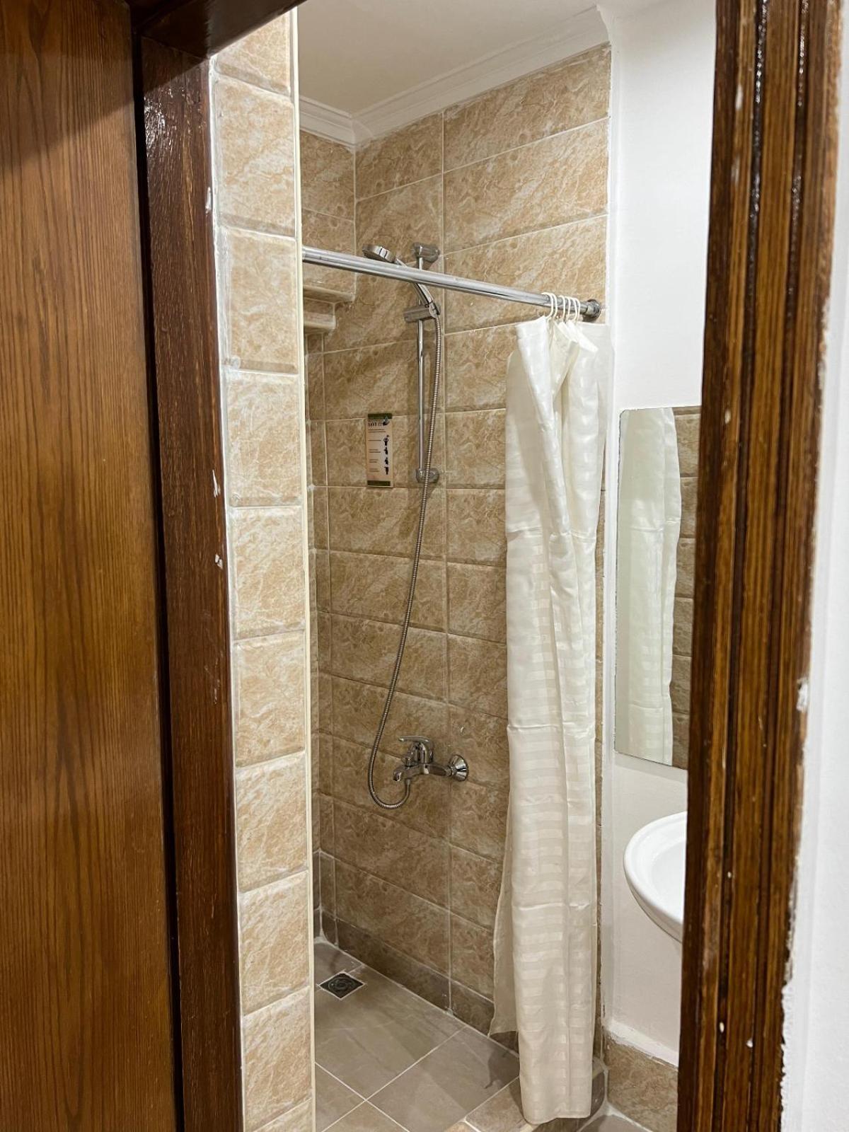 הורגהדה Lilly Rooms And Studio מראה חיצוני תמונה